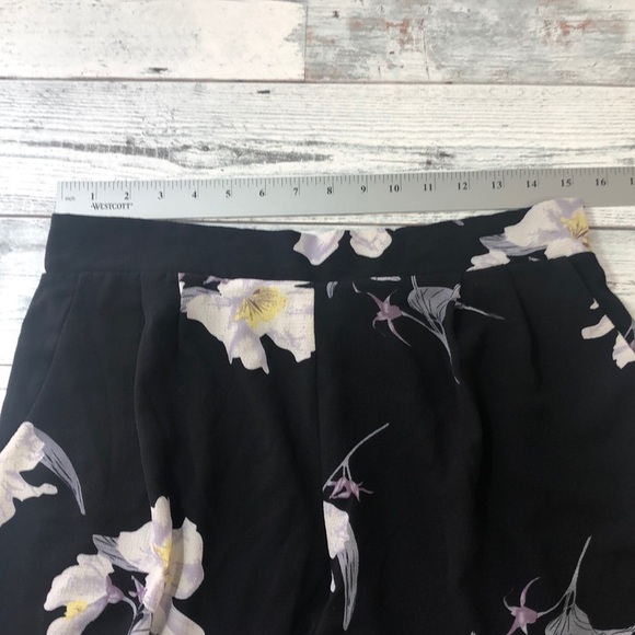Francesca’s Collection Fiona Floral Shorts Large - Picture 4 of 10